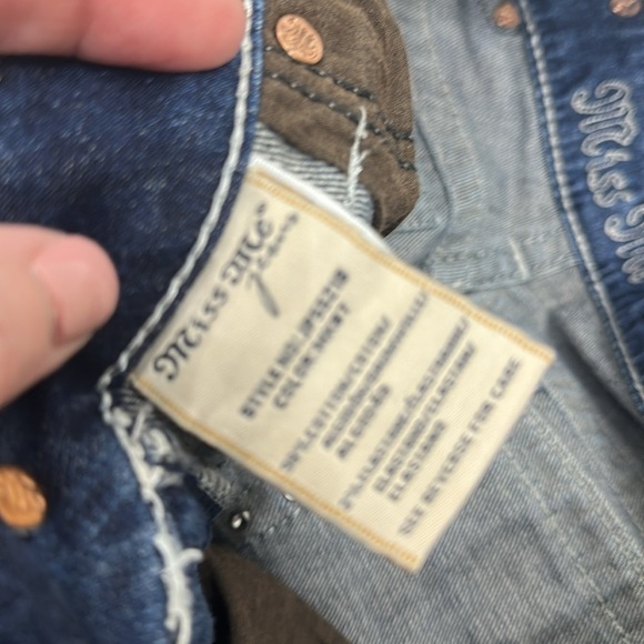 Miss Me  Woman’s Boot Cut jeans Dark Wash size 28 - Picture 13 of 14